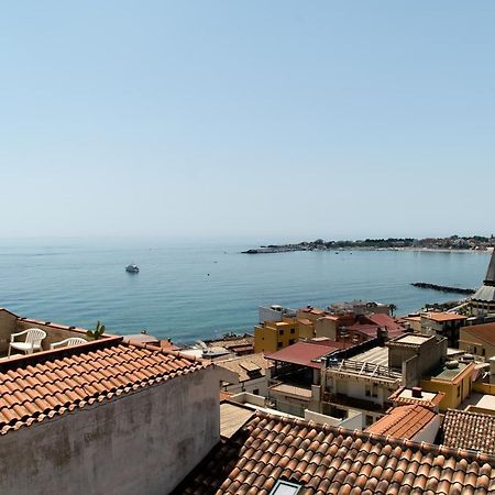 Nick & Santo'S Holiday Homes B&B Giardini Naxos Ngoại thất bức ảnh