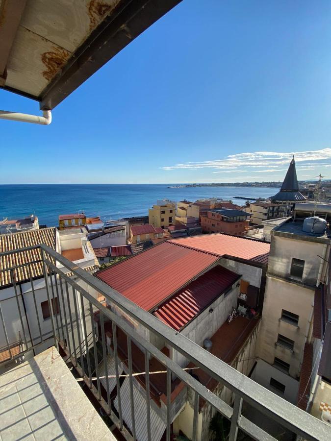 Nick & Santo'S Holiday Homes B&B Giardini Naxos Ngoại thất bức ảnh