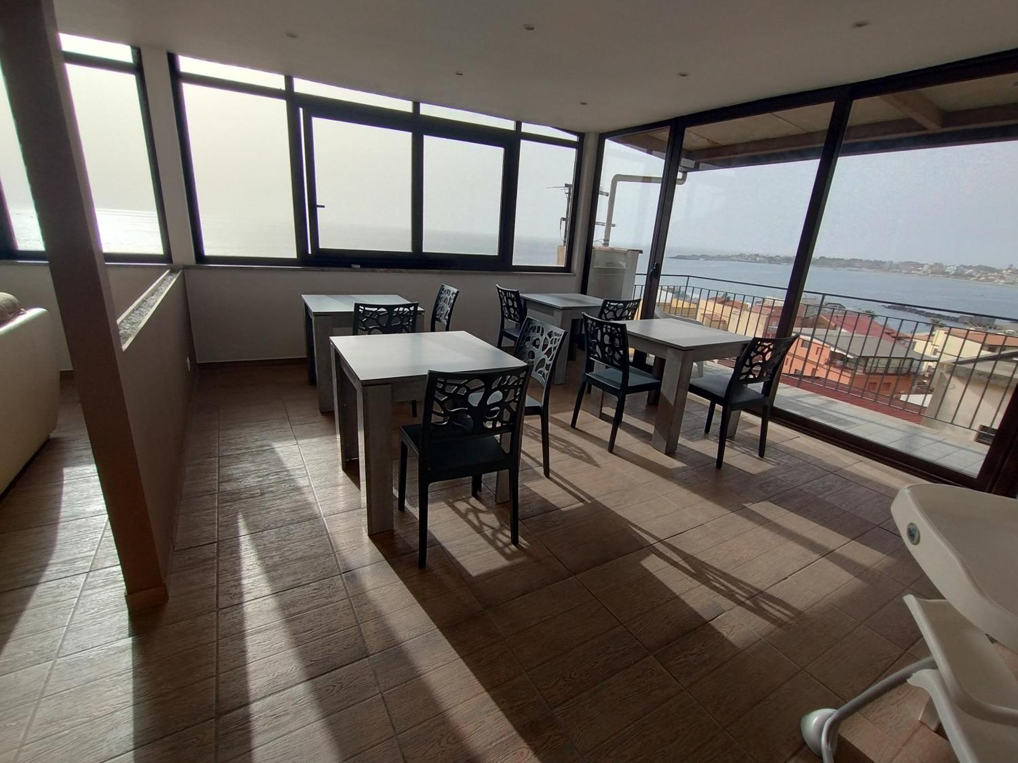 Nick & Santo'S Holiday Homes B&B Giardini Naxos Ngoại thất bức ảnh